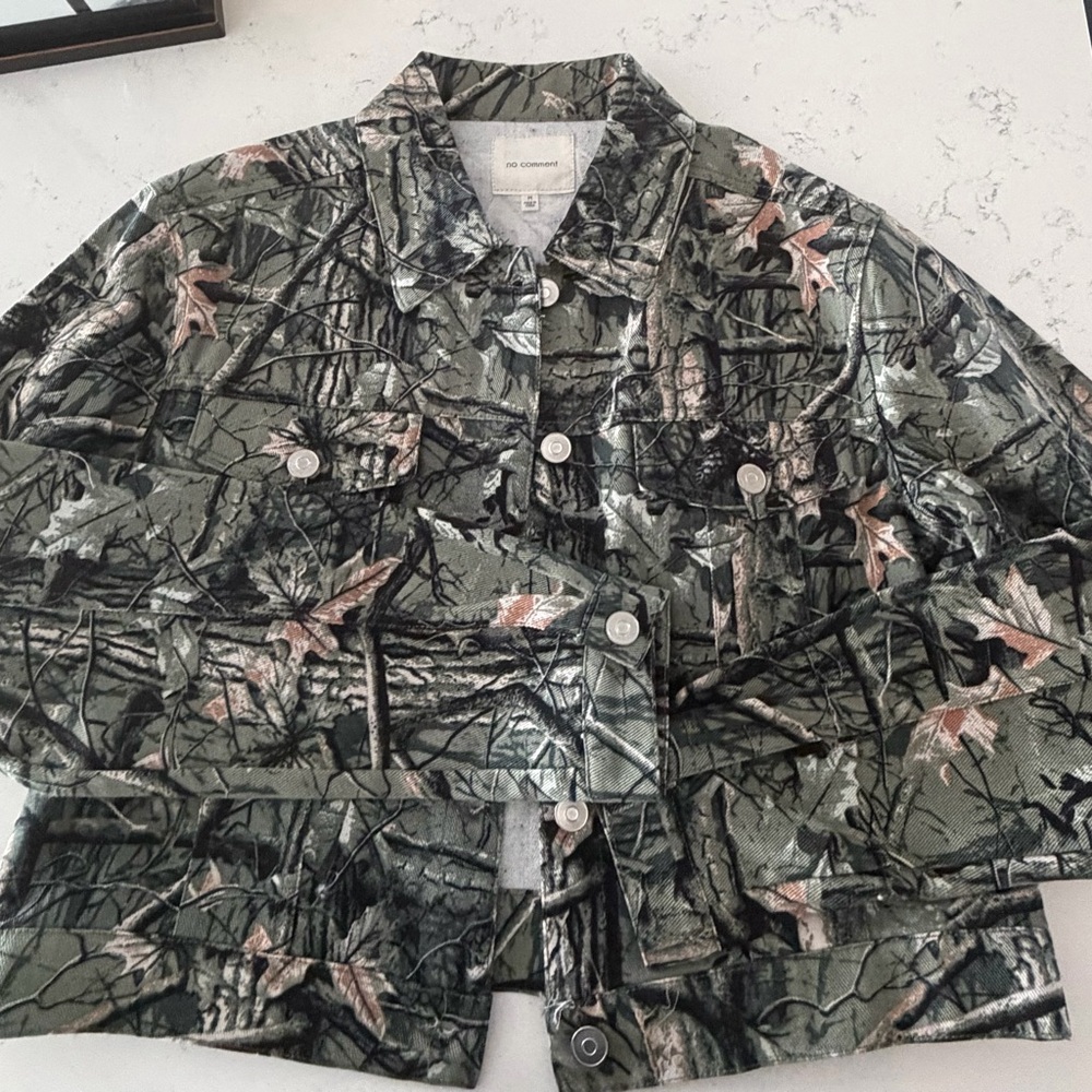 Camouflage Print cropped Jean Jacket with Tan Leaf Accents NWT